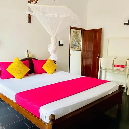 Mali Guest House Хиккадува Экстерьер фото