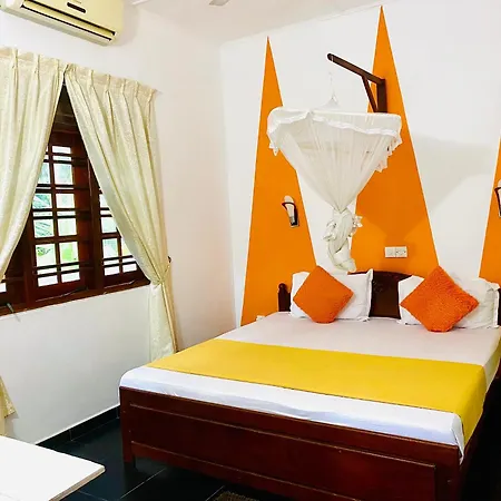 Mali Guest House Хиккадува Экстерьер фото