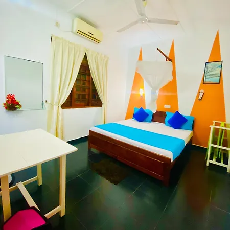 Mali Guest House Хиккадува Экстерьер фото