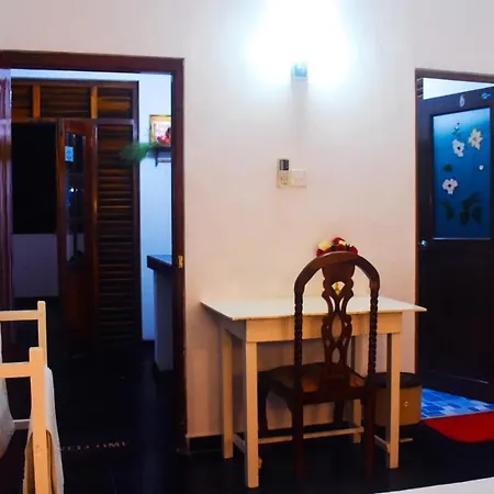Mali Guest House Хиккадува Экстерьер фото